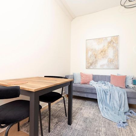 Joivy Modern Flat In City Centre - For Up To 3 Guests Apartment เอดินบะระ ภายนอก รูปภาพ