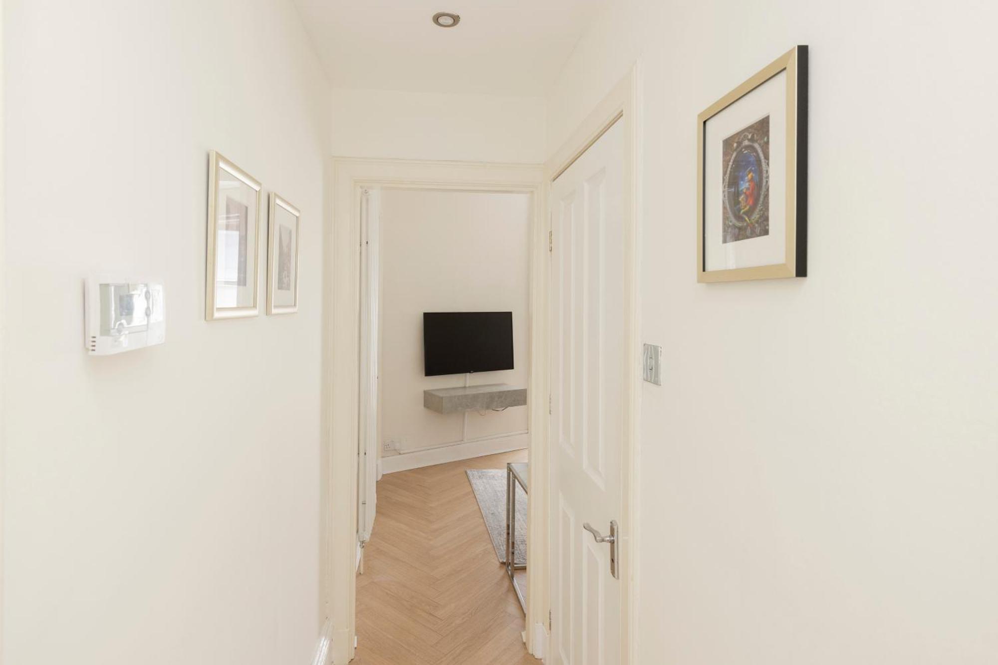 Joivy Modern Flat In City Centre - For Up To 3 Guests Apartment เอดินบะระ ภายนอก รูปภาพ