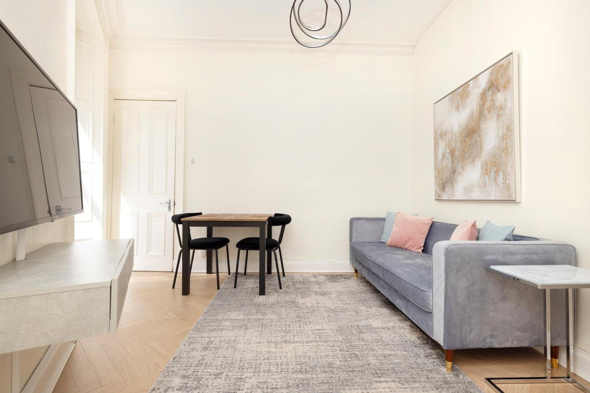 Joivy Modern Flat In City Centre - For Up To 3 Guests Apartment เอดินบะระ ภายนอก รูปภาพ